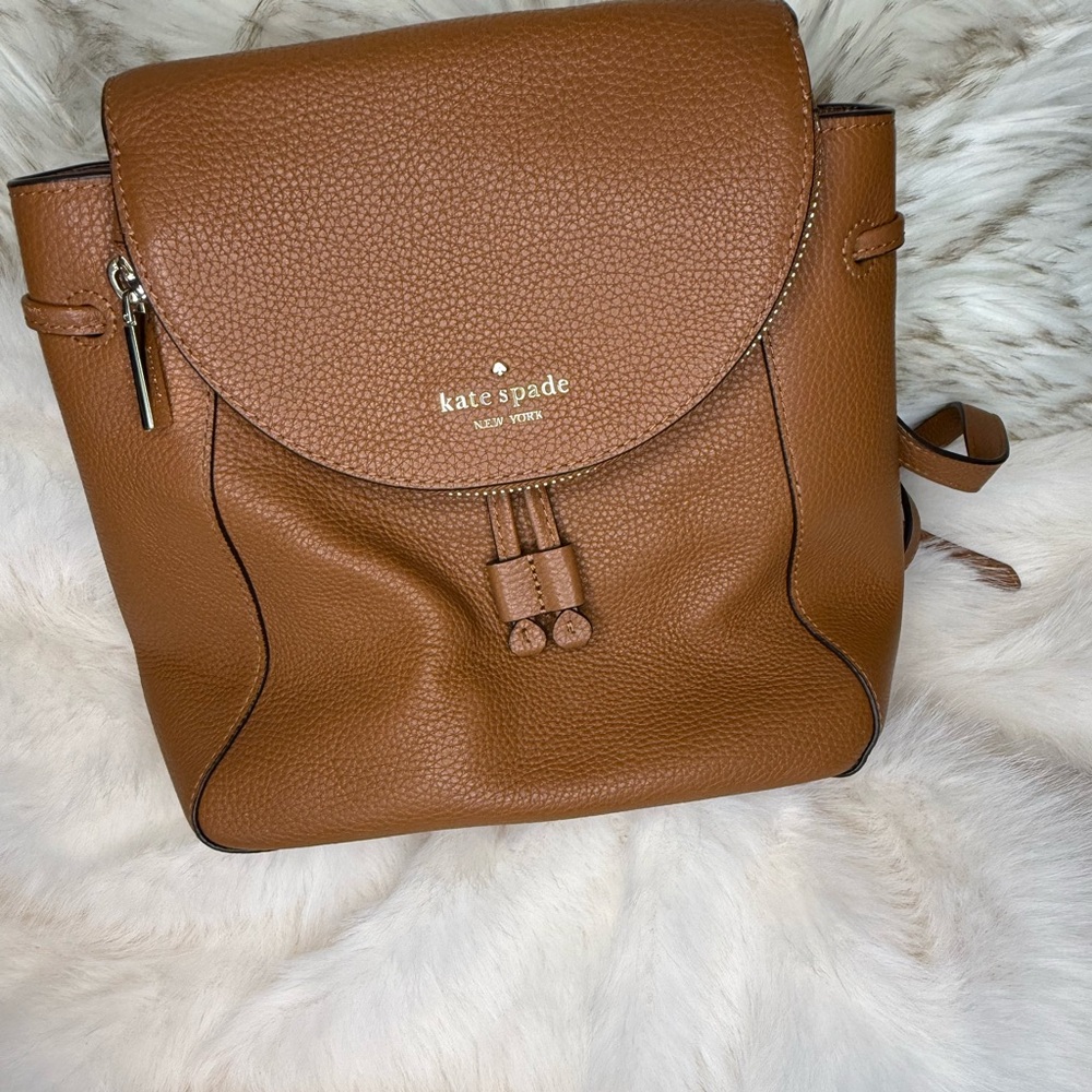 Kate Spade Warm Gingerbread Leila Medium Flap Backpack